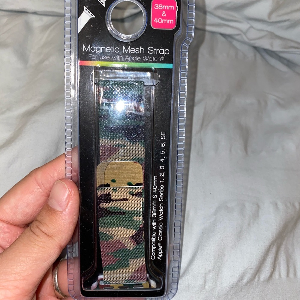 Magnetic mesh strap for use with Apple Watch